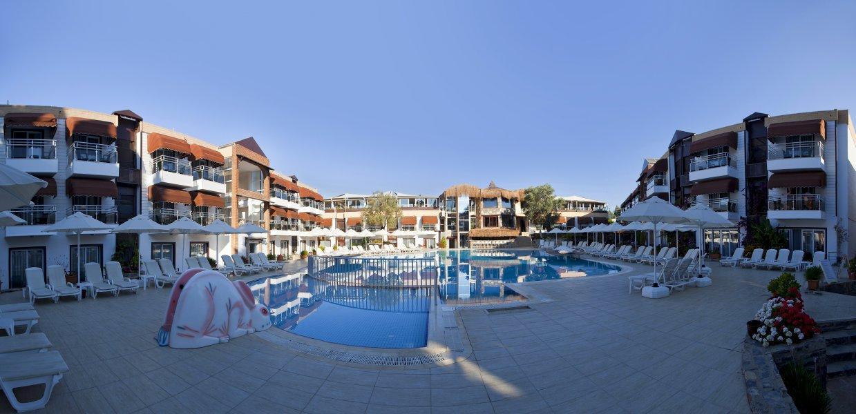 Risa Hotel All Inclusive Bitez Exteriör bild