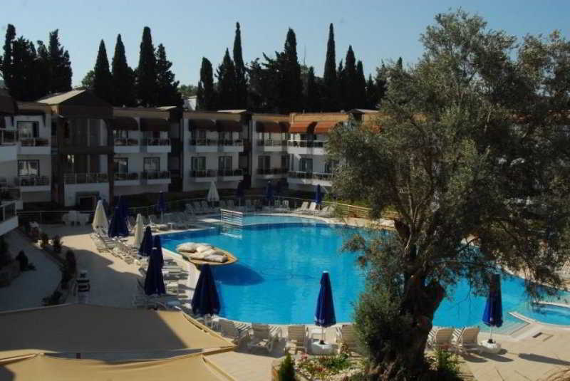 Risa Hotel All Inclusive Bitez Exteriör bild