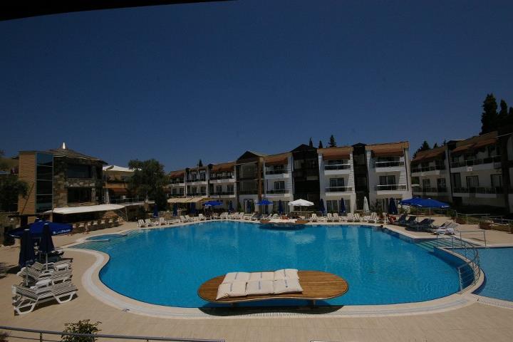 Risa Hotel All Inclusive Bitez Exteriör bild
