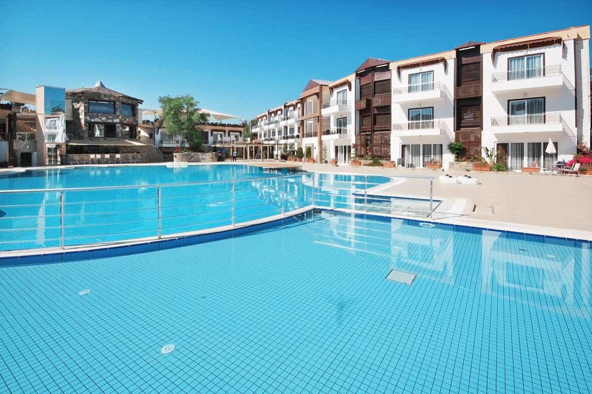 Risa Hotel All Inclusive Bitez Exteriör bild