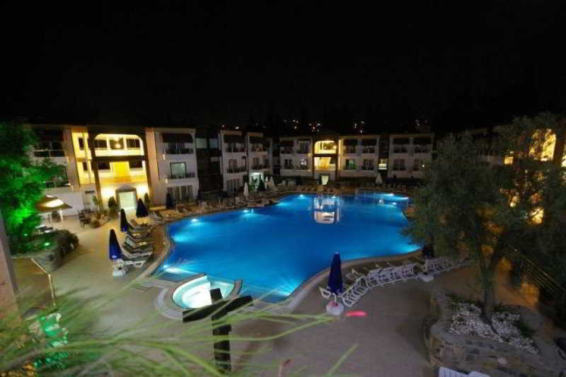 Risa Hotel All Inclusive Bitez Exteriör bild