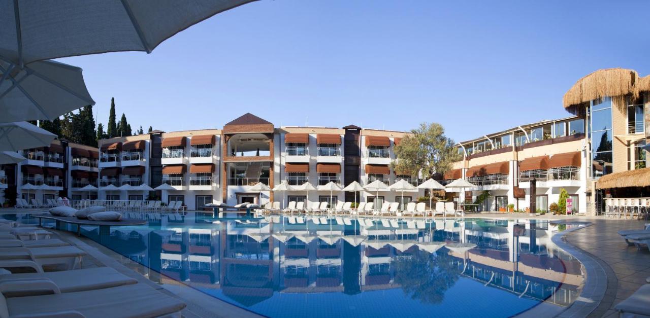 Risa Hotel All Inclusive Bitez Exteriör bild