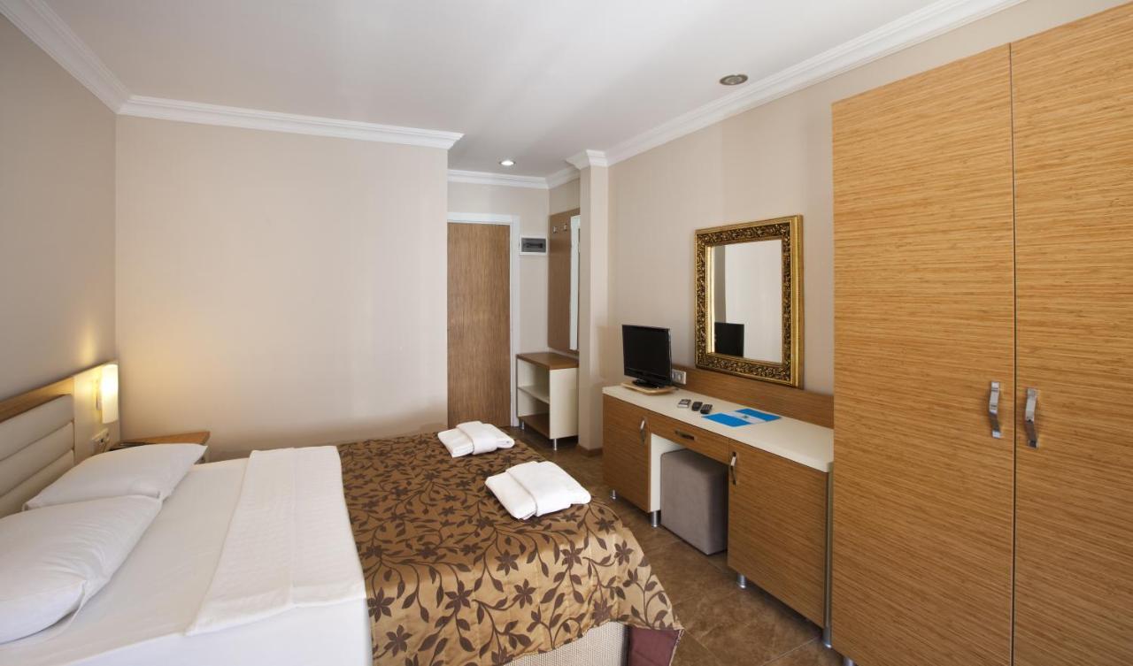 Risa Hotel All Inclusive Bitez Exteriör bild