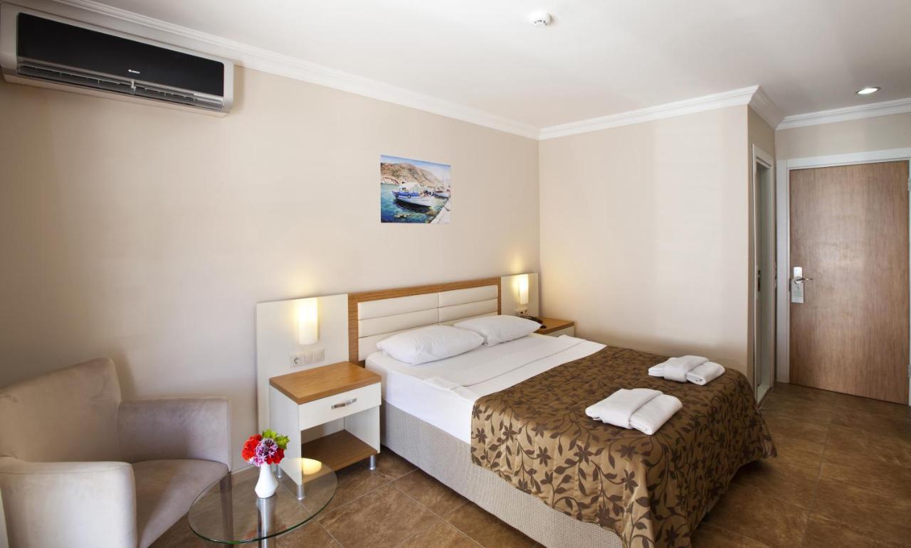 Risa Hotel All Inclusive Bitez Exteriör bild