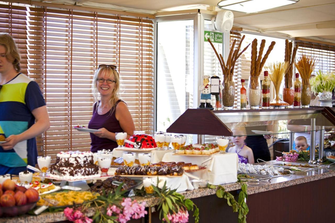 Risa Hotel All Inclusive Bitez Exteriör bild