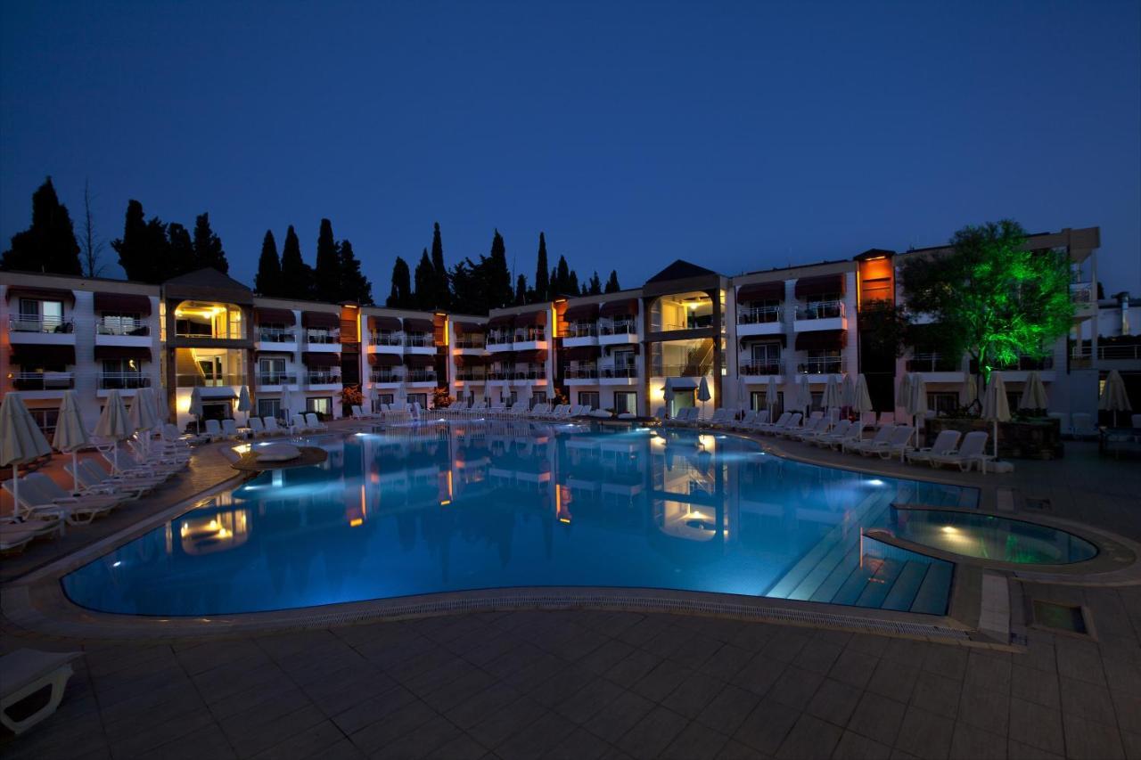 Risa Hotel All Inclusive Bitez Exteriör bild